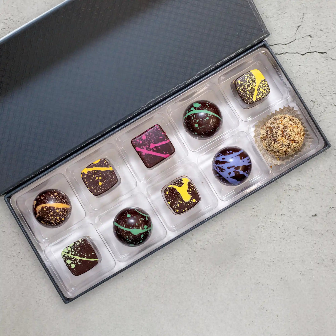 Adore Elite chocolate gift box with 10 pieces of sugar free chocolates with nutty and fruity flavors